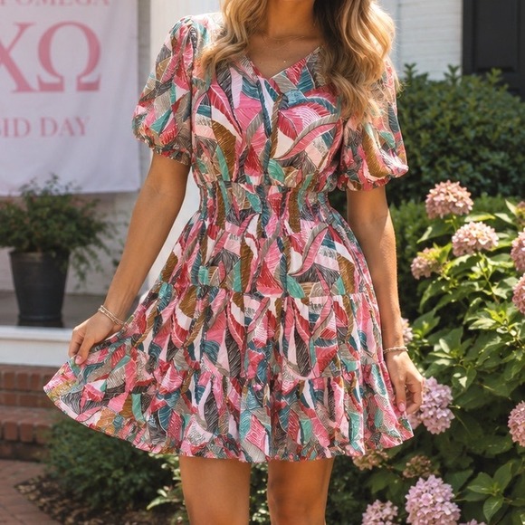 Hayden Los Angeles Dresses & Skirts - Hayden Los Angeles Abstract Tropical Leaf Smocked Mini Dress Pink M HY8133 X8